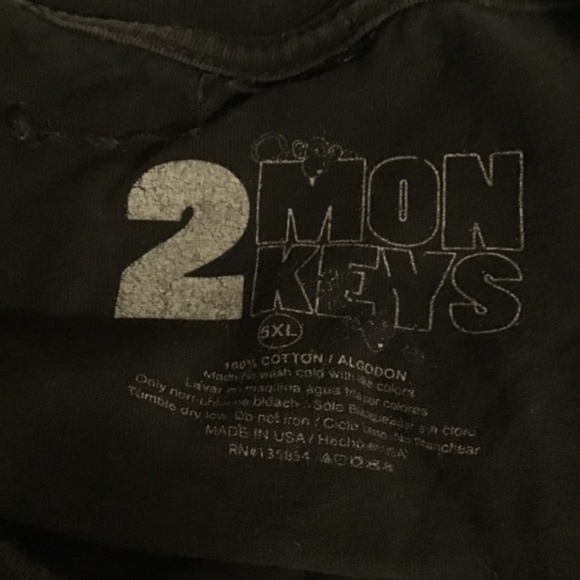 š„#206, 2MONKEYS, distressed, unisex, chest =26, length =32, great conditionš„ - Picture 2 of 2